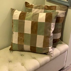 Decorative pillows